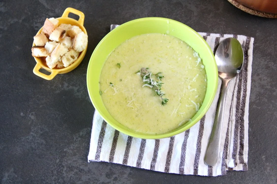 Supă cremă de broccoli