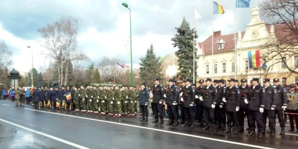 Parada militară a devenit deja o tradiţie la Braşov