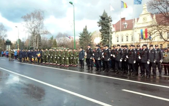 Parada militară a devenit deja o tradiţie la Braşov. FOTOArhivă