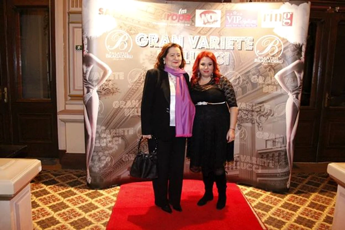 Oana Roman şi mama sa la un eveniment monden