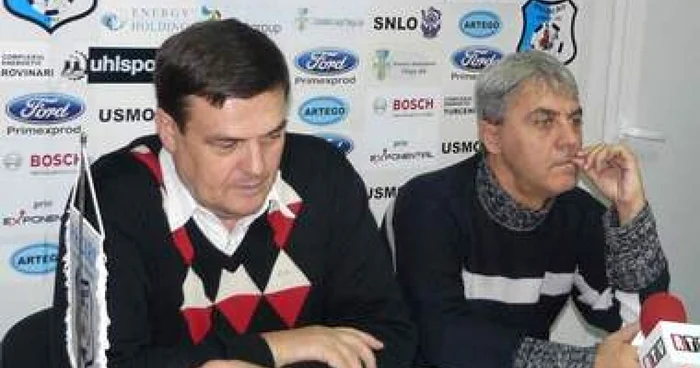 Târgu-Jiu: Cârţu:  „Preşedintele Condescu ştie pe ce cai joacă!”