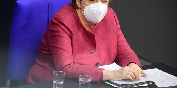 Angela Merkel in Bundestag FOTO EPA-EFE