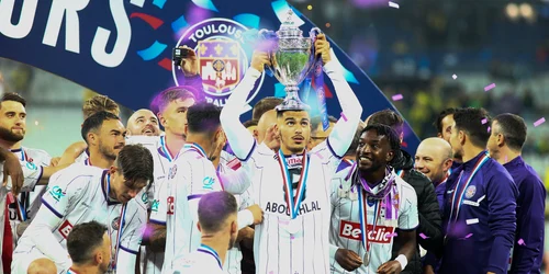 Jucătorii FC Toulouse sărbătoresc cu trofeul după ce au câștigat finala Cupei Franței contra FC Nantes pe stadionul Stade de France Paris pe 29 aprilie 2023 FOTO Profimedia (3) jpg