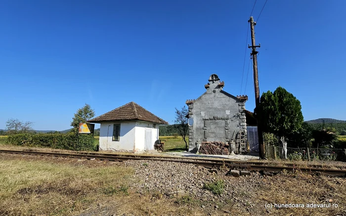 Gara din Țebea, pustie. Foto: Daniel Guță. ADEVĂRUL