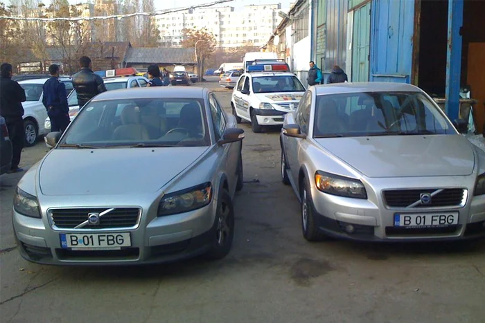 Mașinile sunt identice