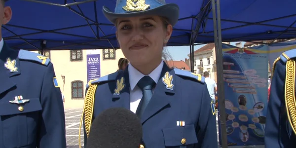 Ioana Georgiana Purcaru este şefa de promoţie la Academia Aeriană Henri Coandă FOTO Ioan Buciumar