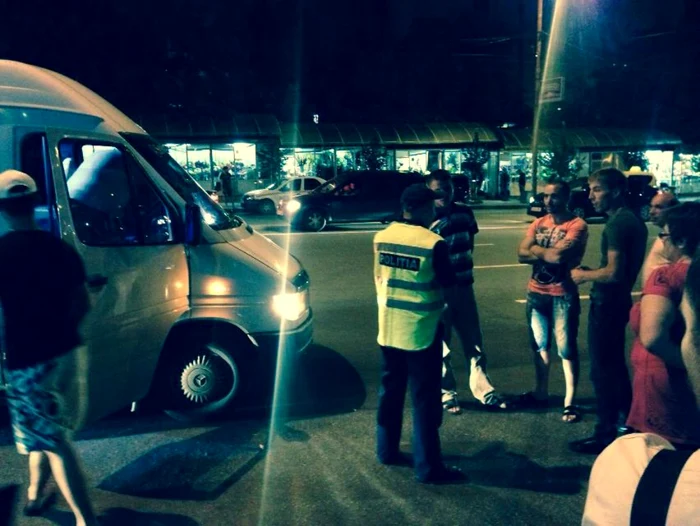 Poliţia la locul accientului. FOTO Roman Kirilich