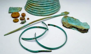 Bronze Age jewelry hoard jpg