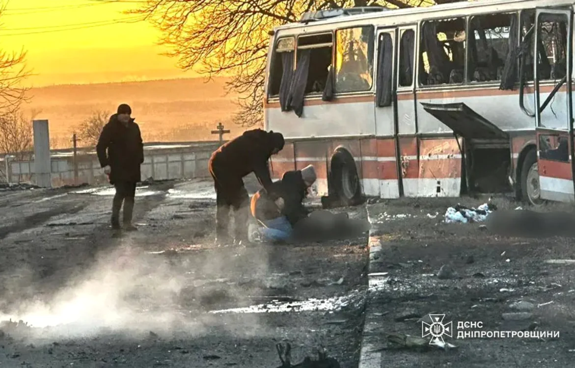  15 mineri uciși după ce o dronă a lovit un autobuz în Ternivka. FOTO: Telegram 