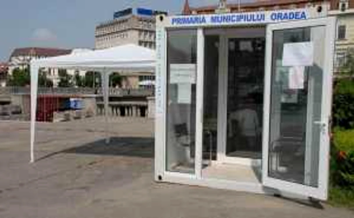 Orădenii îşi pot măsura tensiunea la containerele anticaniculă