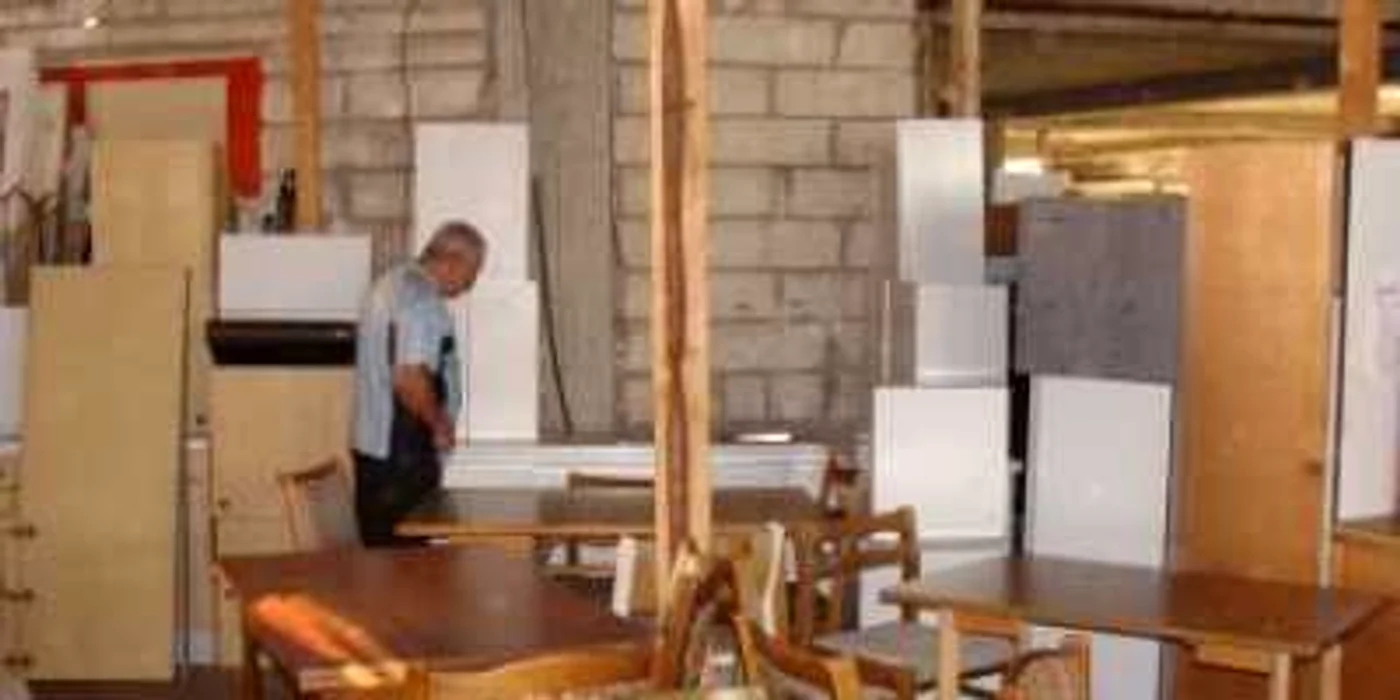 Piteşti: Mobilier la mâna a doua