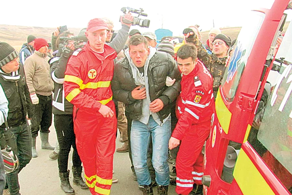 «Războiul» de la Pungeşti (Fotografii: Reuters)