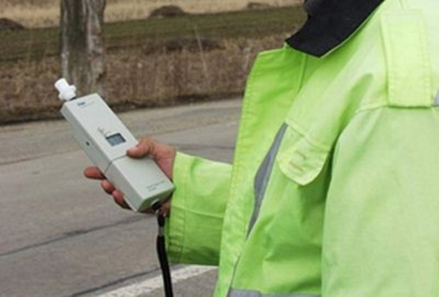 Accident provocat de o adolescentă fără permis și beată, care a furat o mașină