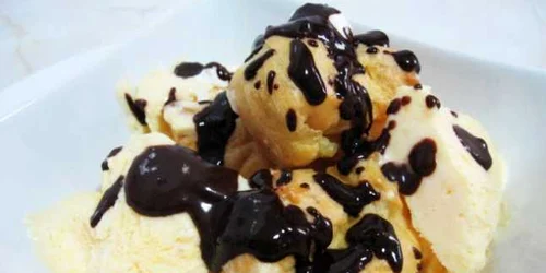 profiterol FOTO Bucataras