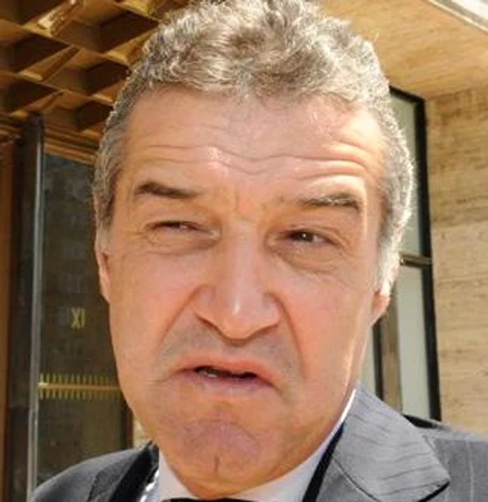Fiica cea mare a lui Gigi Becali a terminat liceul