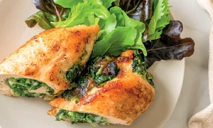 piept de pui umplut cu spanac si branzaa jpg