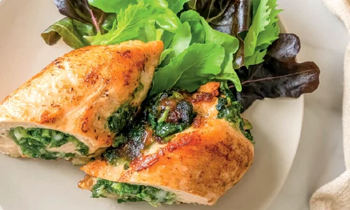 piept de pui umplut cu spanac si branzaa jpg