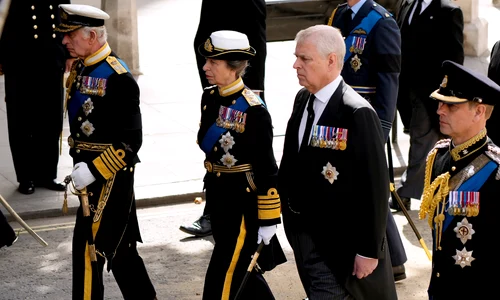 Regele Charles, Prințesa Anne, Prințul Andrew, Prințul Edward la înmormântarea Reginei Elisabeta a II a   GettyImages 1425187521 jpg