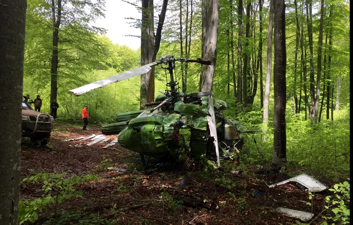 
    Epava aparatului de  zbor Kamarov K 26Foto: IPJ Maramureş   