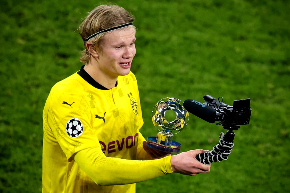 
    Erling Haaland a primit un nou trofeuFoto: EPA-EFE  