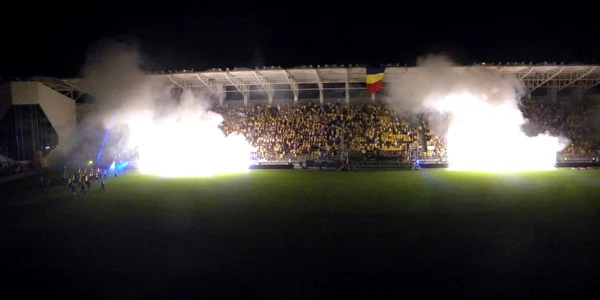 Un spectacol de lasere și artificii impresionant a fost și la inaugurarea stadionului, în 2011. Arhivă Adevărul Ploiești