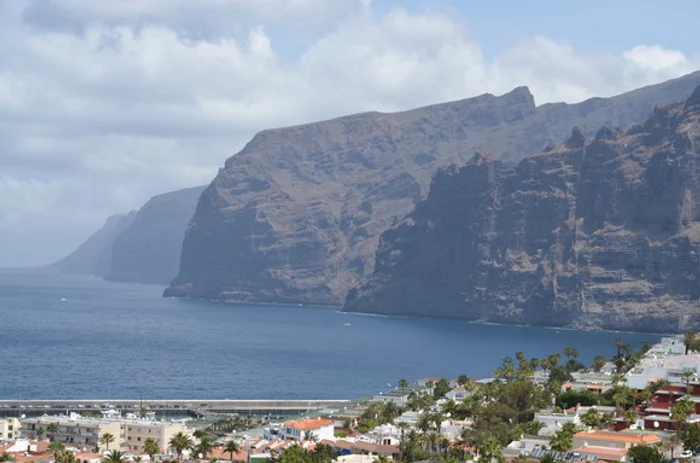 
    Los Gigantes  