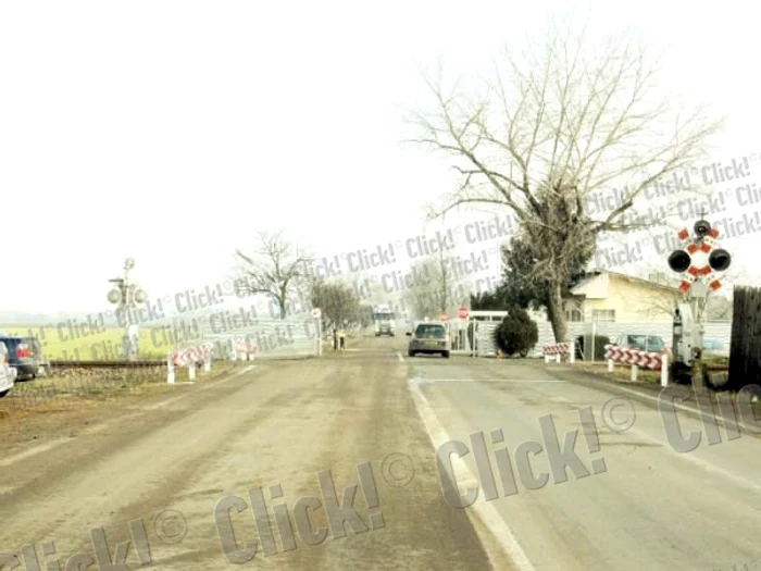 Drumul care duce spre bază a fost şi el reabilitat (FOTOGRAFII: MUGUREL MANEA)