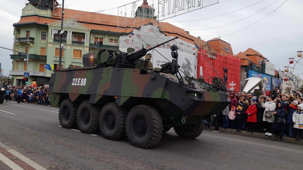 Tehnică de ultimă generație la Parada de Ziua Națională de la Timișoara. Au dispărut vechiturile | VIDEO FOTO