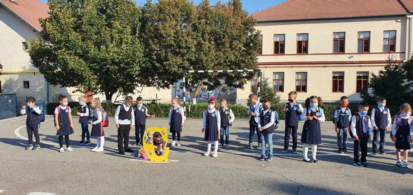 Elevii din clasa pregătitoare avut parte de un moment festiv FOTO Andreea Vilcovschi