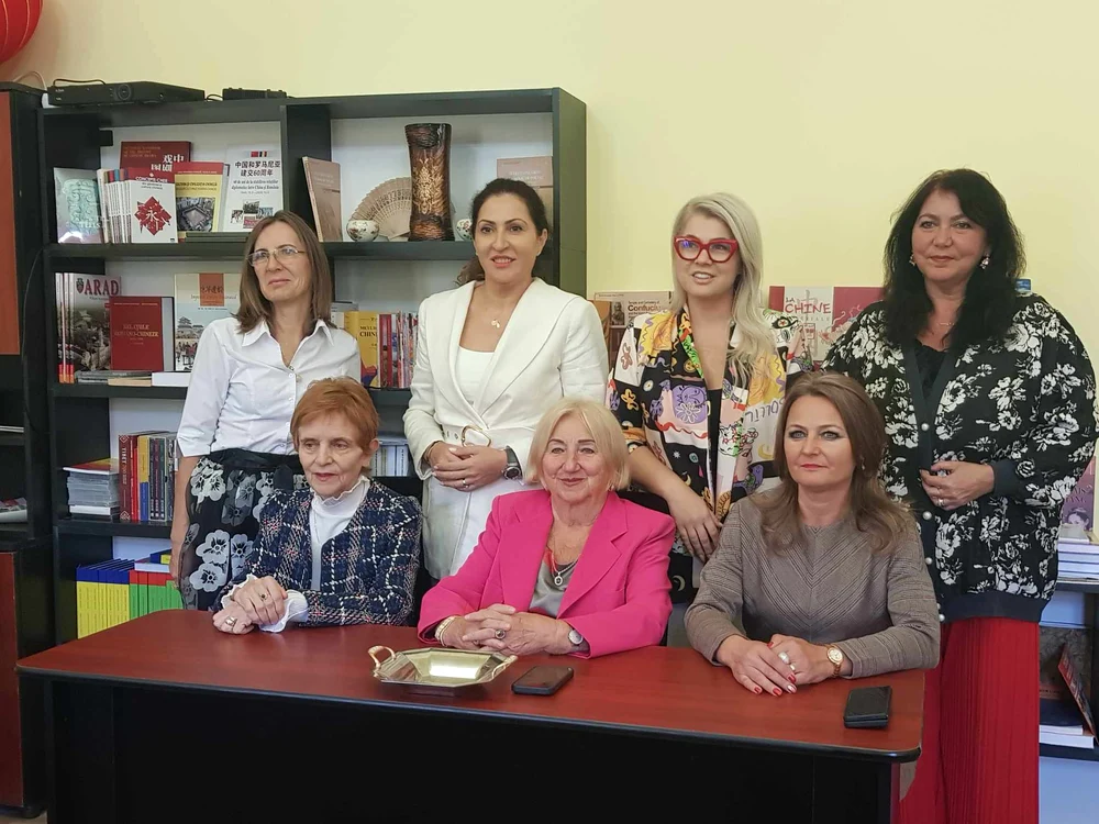 Președinta  Forumului alături de membre Con Brio FOTO Claudia Untaru