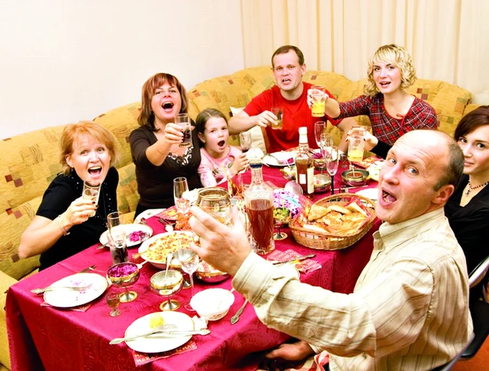 De asemenea, românii au retras de Sărbători cu 20% mai mulţi bani de la bancomate decât în anul anterio