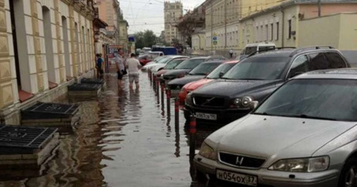 Ploi torențiale la Moscova