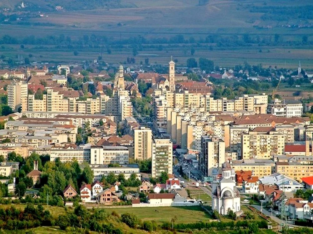 În Alba Iulia sunt vândute apartamente, case, terenuri şi maşini