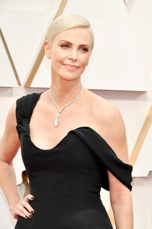 Charlize Theron a purtat diamante de 5 milioane de dolari