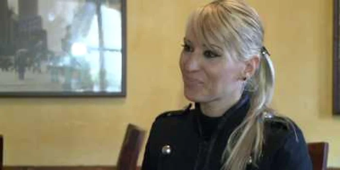  DJ Claudia Cazacu îşi petrece Crăciunul în sânul familiei, la Târgovişte