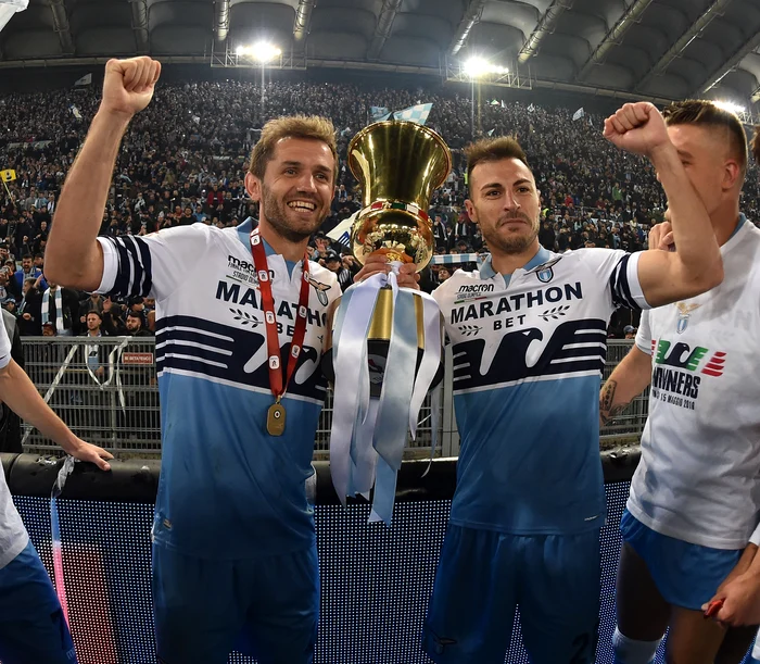 Ştefan Radu (dreapta) sărbătoreşte alături de bosniacul Lulic