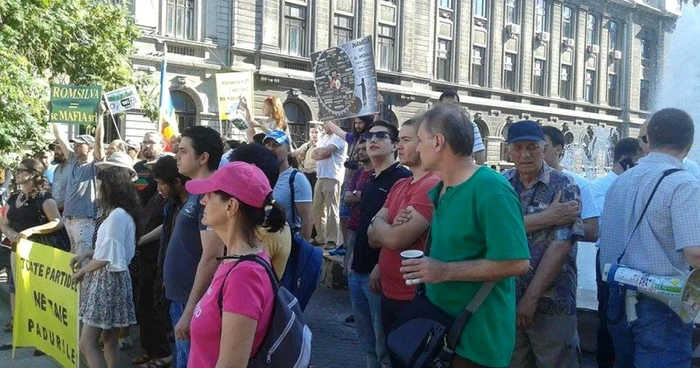 500 de protestatari s-au strâns în Piaţa Universităţii astăzi FOTO Vlad Epurescu