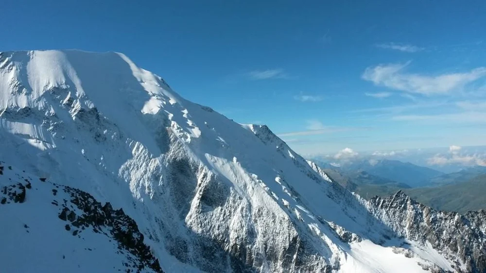 Fiori pentru Europa: Ghețarii din Alpi se topesc într-un ritm alarmant, doar 3% urmând să supraviețuiască până la sfârșitul secolului