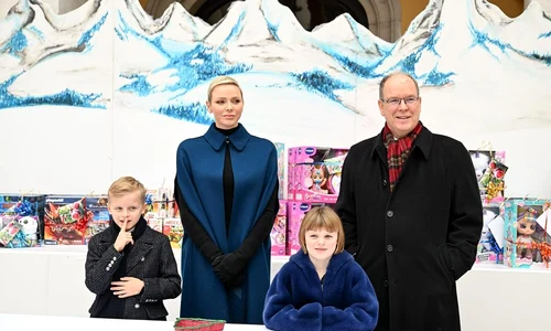 Copiii Printului Albert si ai Printesei Charlene de Monaco au propriul decor de iarna in curtea Palatului Princiar Eric Mathon Palais princier (9) jpg