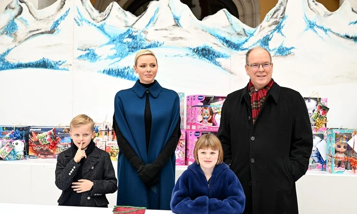 Copiii Printului Albert si ai Printesei Charlene de Monaco au propriul decor de iarna in curtea Palatului Princiar Eric Mathon Palais princier (9) jpg