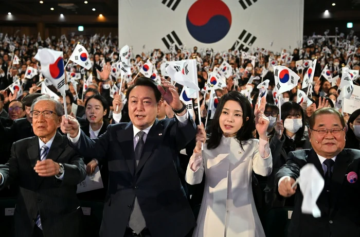 Yoon Suk Yeol and his wife Kim Keon hee jpg