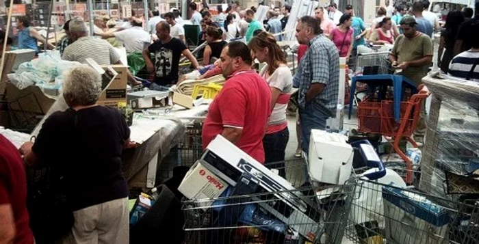 Televizoarele au preţuri reduse de Sfântul Andrei şi 1 decembrieFoto: Captură foto