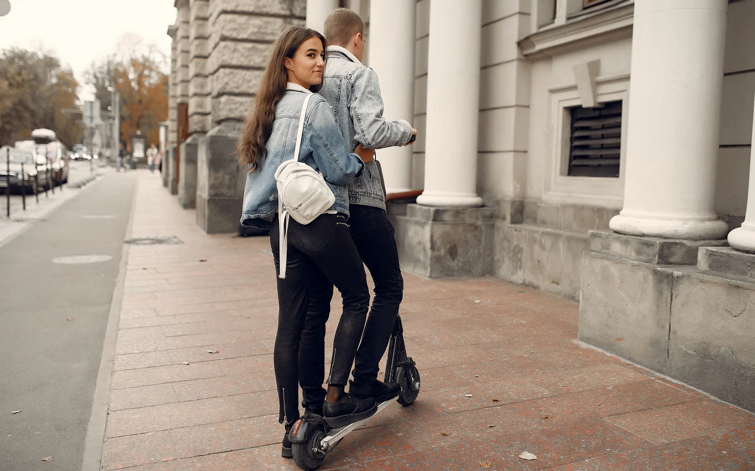 RCA pentru trotinete electrice. Când devine obligatorie, ce trotinete au nevoie de asigurare și cât costă