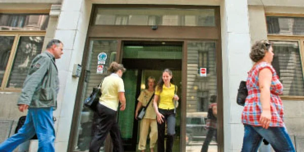 Centrele ID Spiru Haret, desfiinţate. Universitatea nu are încă o poziţie oficială