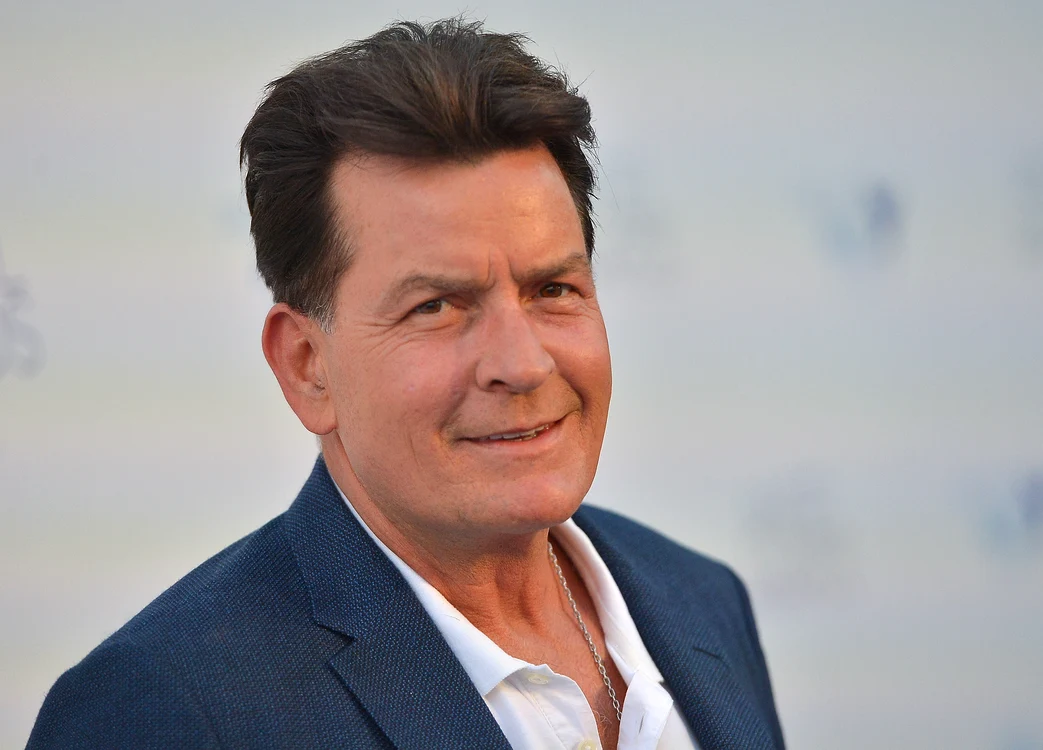 Actorul Charlie Sheen atacat în propria locuință - Foto GettyImages