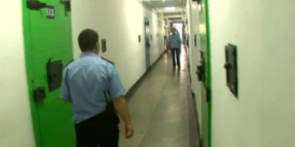 Penitenciarul Poarta Albă Constanţa - gardieni holuri celule Sursa SINPEN 2016 