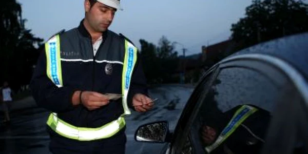 Şoferul a fost oprit ieri de poliţişti Foto.arhivă
