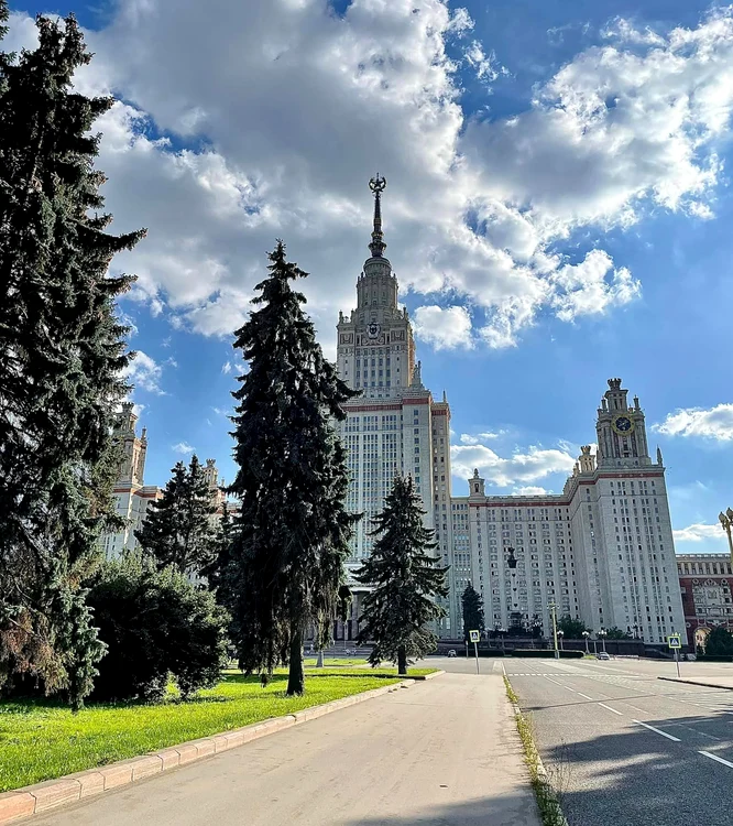 Străzi goale în Moscova. FOTO: Mahra Mxh