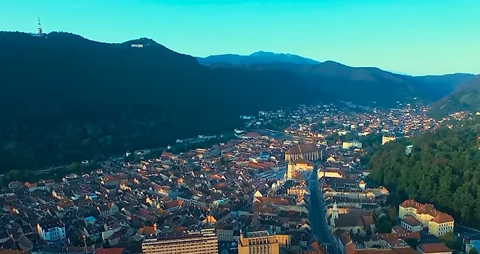 Imagine panoramică din Brașov FOTO captură YouTube