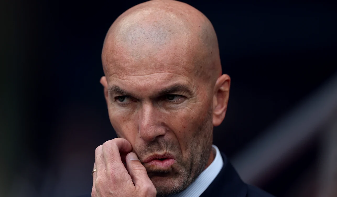 Zinedine Zidane, văzut drept potrivit pentru a fi selecționerul Franței (FOTO: EPA)